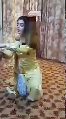 BEAUTIFUL LAHORE GIRL DANCE AT PUNJABI SONG HOME MADE VIDEO PAKISTANI DANCE 2017 MUJRA 2017 Yo - YouTube