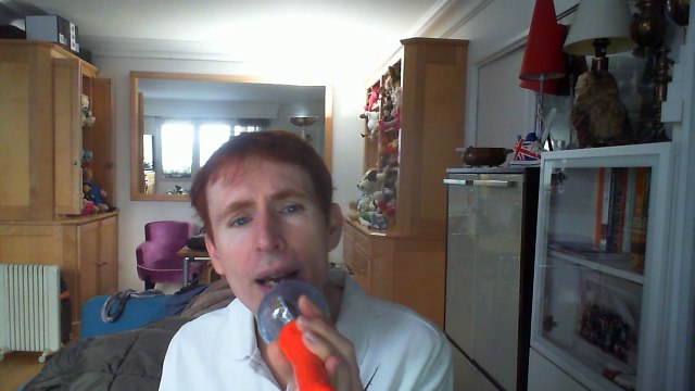 Wiwi égratigne why should i love you de Des'Ree