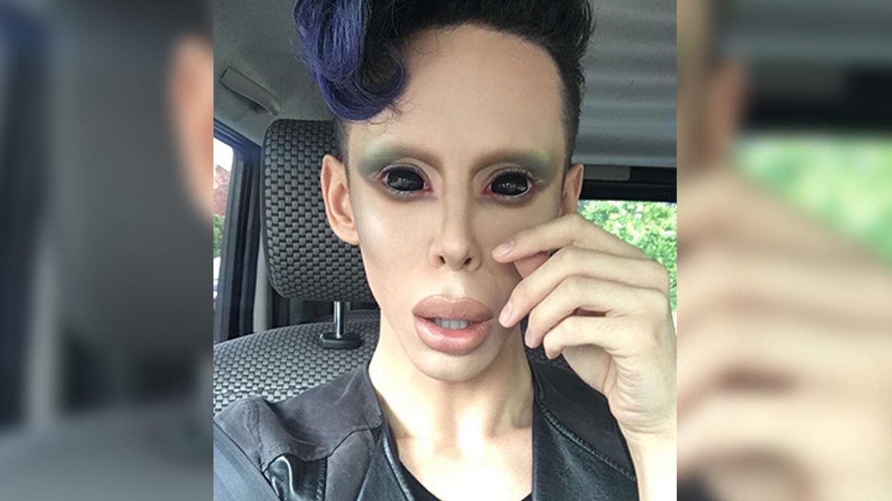 Vinny Ohh subit des transformations pour ressembler à un alien