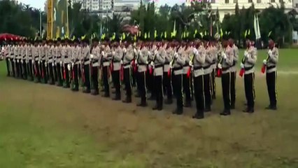 kolone senjata Bikin Kita Jatuh Hati dengan Polisi