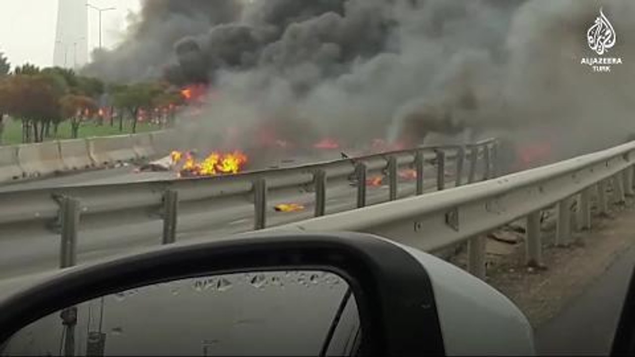 İstanbul'da yangın söndürme helikopteri düştü
