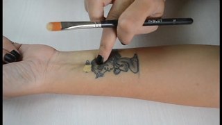 Tattoo-cover-up-using-Makeup