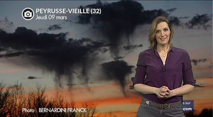 Etonnants nuages en forme de méduses dans le sud-ouest