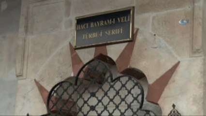 Ygs'ye Son 2 Gün Kala Öğrenciler Hacı Bayram Türbesi'nde Dua Etti