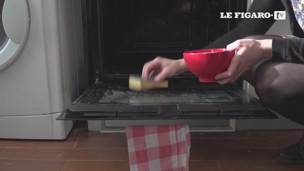 Comment nettoyer son four naturellement?