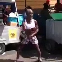 Old Man Funny Dance On Tu Ne Maari Entriyaan Song