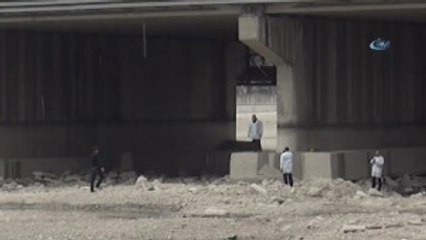 Nehirde Bulunan El Bombası Kontrollü Olarak İmha Edildi