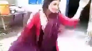 Punjabi girl dance at Punjabi song. tera coca maary lishkan sat rang diyan