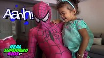 PREGNANT Frozen Elsa POO COLORED BALLS with SPIDERMAN AND PINK SPIDERGIRL vs Joker Superhe