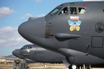 B-52 bomber a marathon aircraft both in time and distance _ Las Vegas Review-Journal