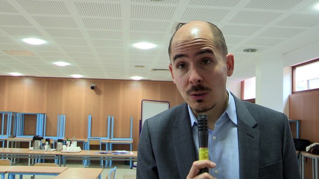 Back to school : un fonctionnaire de la Commission européenne rencontre les élèves d'un lycée à Bondy