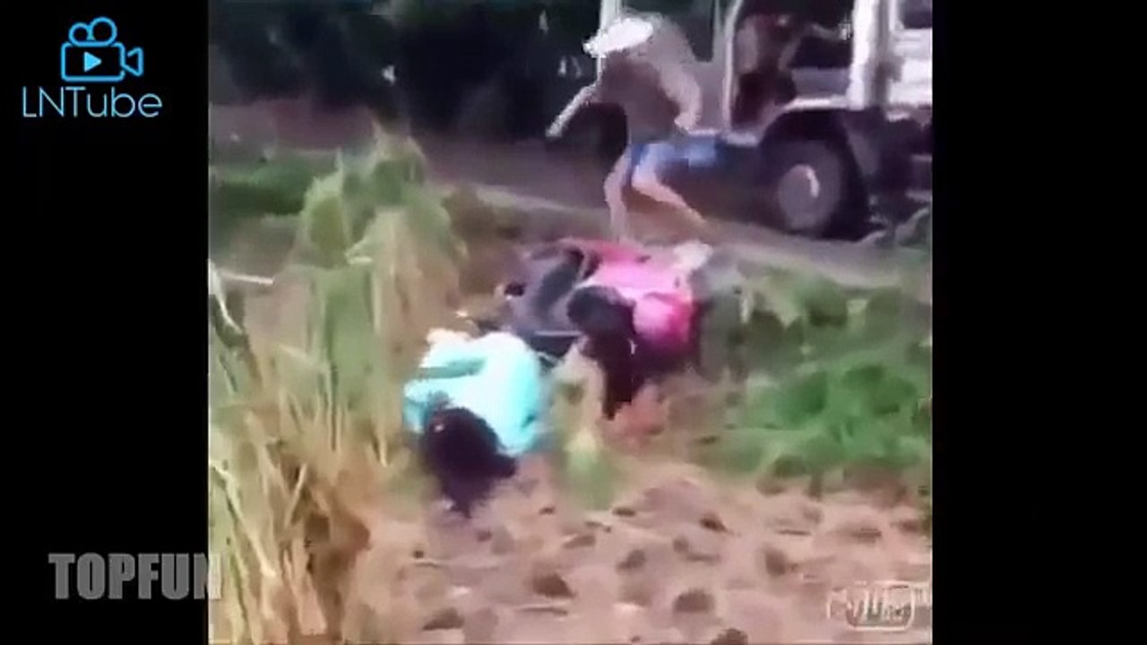 Yeni Komik videoları Çin komik şakalar 100 kere hala Komik Tekrarları