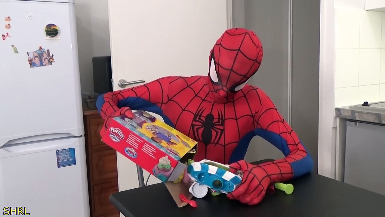 Frozen Elsa sells ice cream Spiderman vs Joker, Black Spiderman Fun Superheroes movie in r