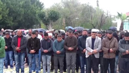 Bodrum'da Sağanak Altında Namaz Kıldılar