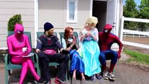 Замороженные elsa и Человек-Паук против Малефисента! ж/ розовый Человек-паук, Джокер, доктор и жвачки конфеты! Супе