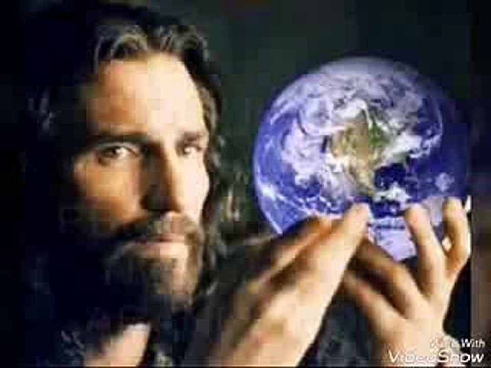 O MUNDO NÃO ESTÁ PERDIDO SÃO AS PESSOAS QUE ESTÃO PERDIDAS..  DEUS NUNCA NOS ABANDONOU