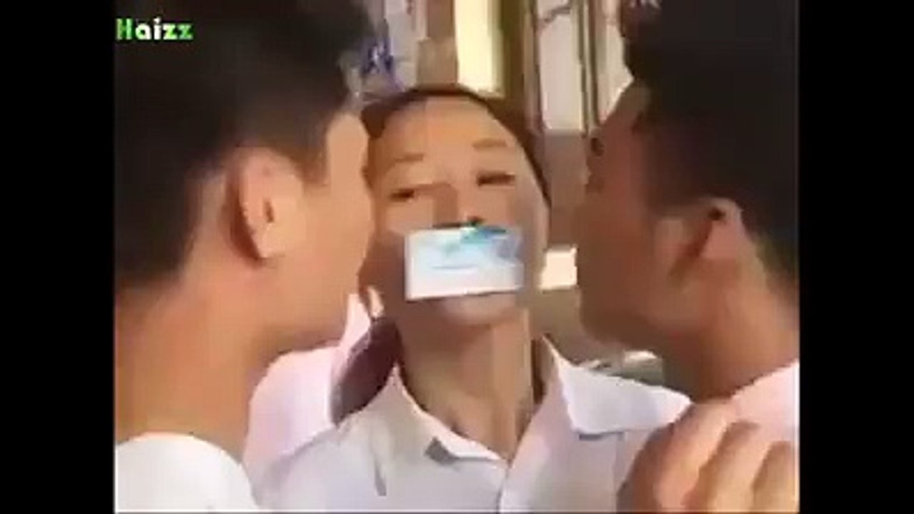 Funny Kissing Game