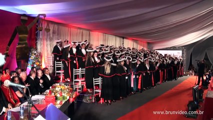 PEDIDO DE CASAMENTO NA FORMATURA DO CURSO DE DIREITO (1)