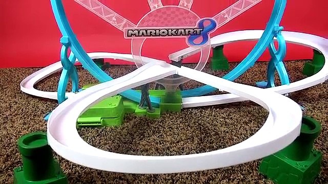 Mundo de Nintendo Mario Kart 8 Infinito Bucle Motorizado Deluxe, juego de guías de Jakks Pacific