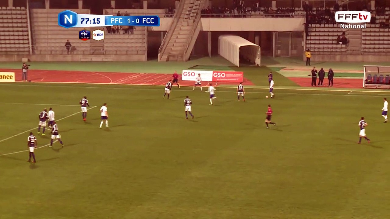 Le centre est repoussé