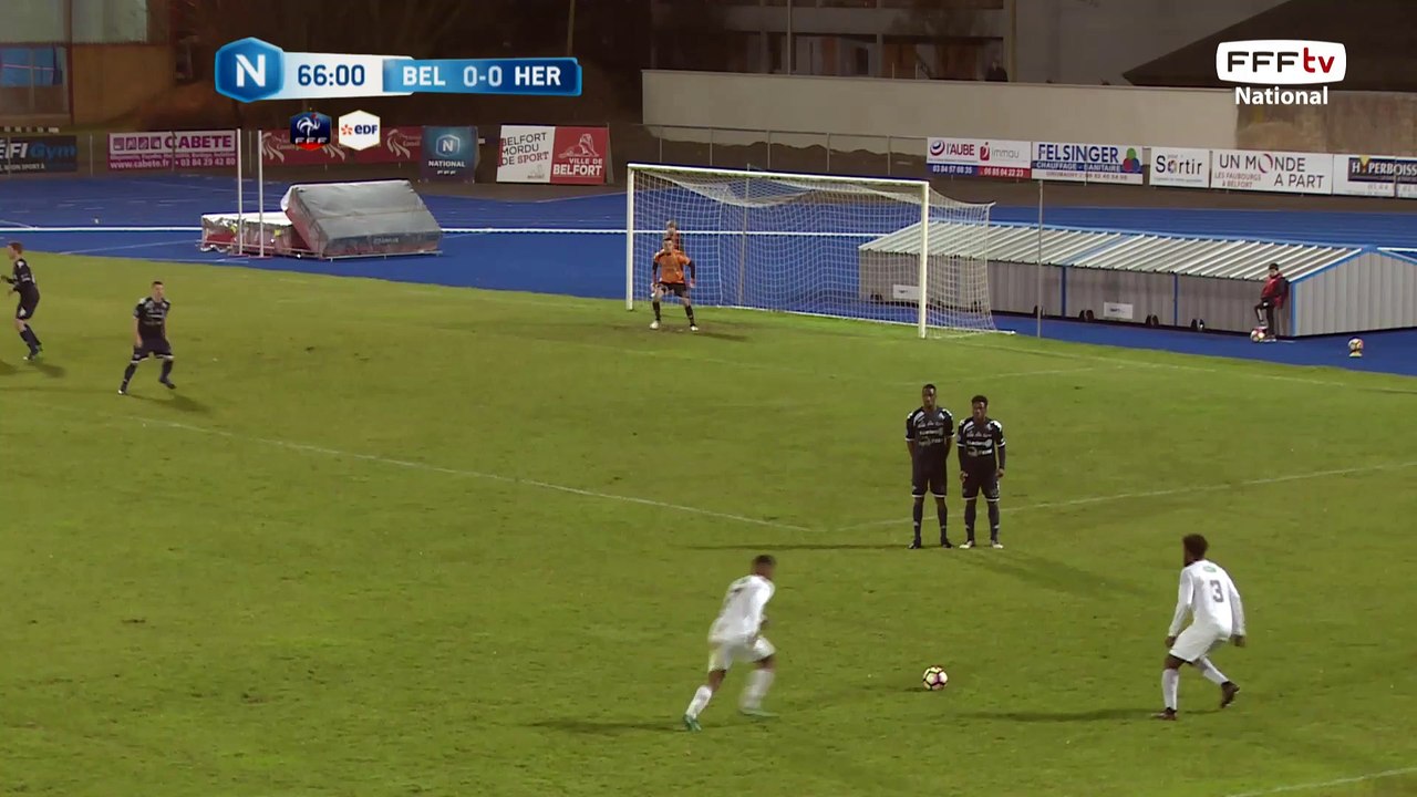 Coup franc qui donnera un corner pour les Herbiers