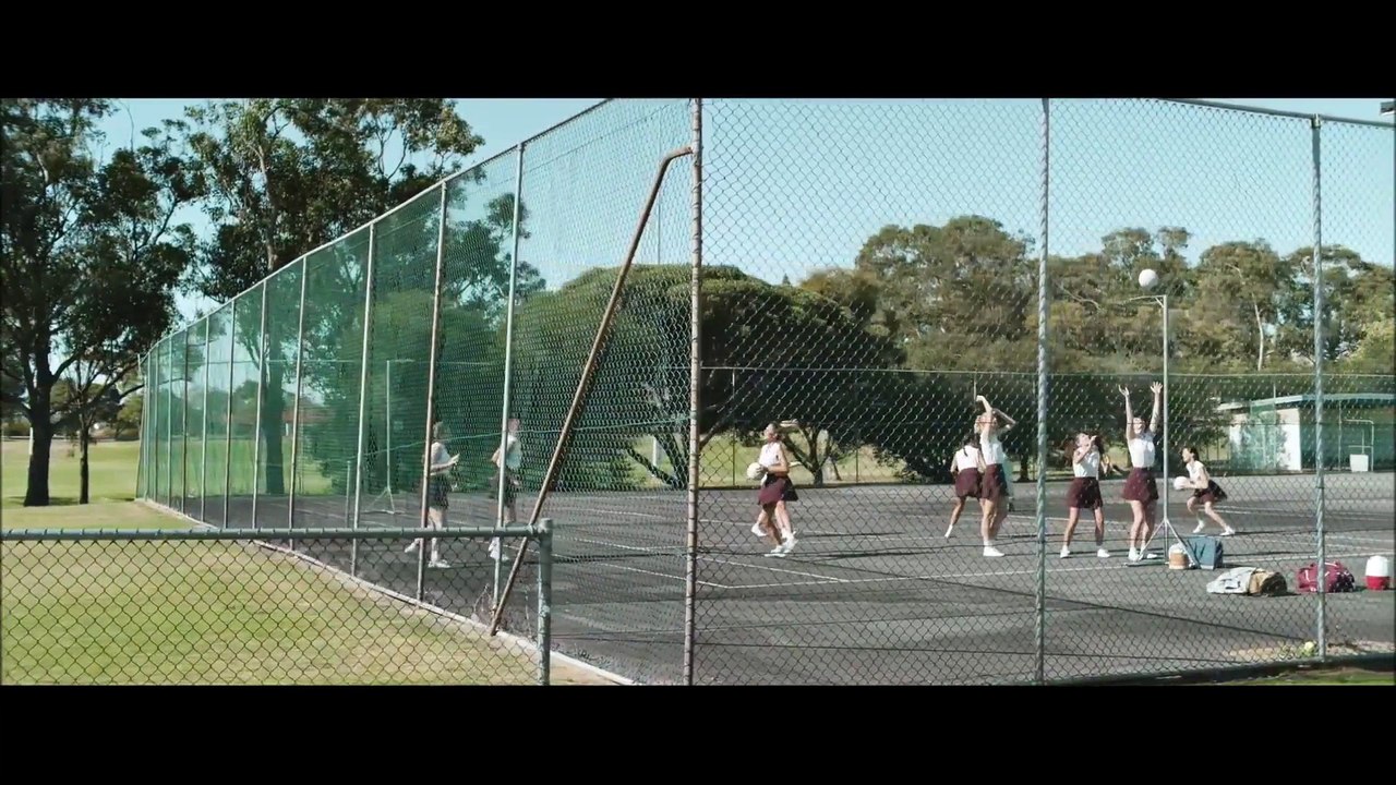 HOUNDS OF LOVE Trailer (2017)