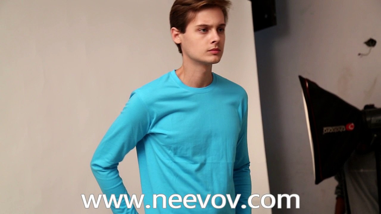 Men's Turquoise Round Neck T-Shirt Full Sleeve @Neevov Shoot