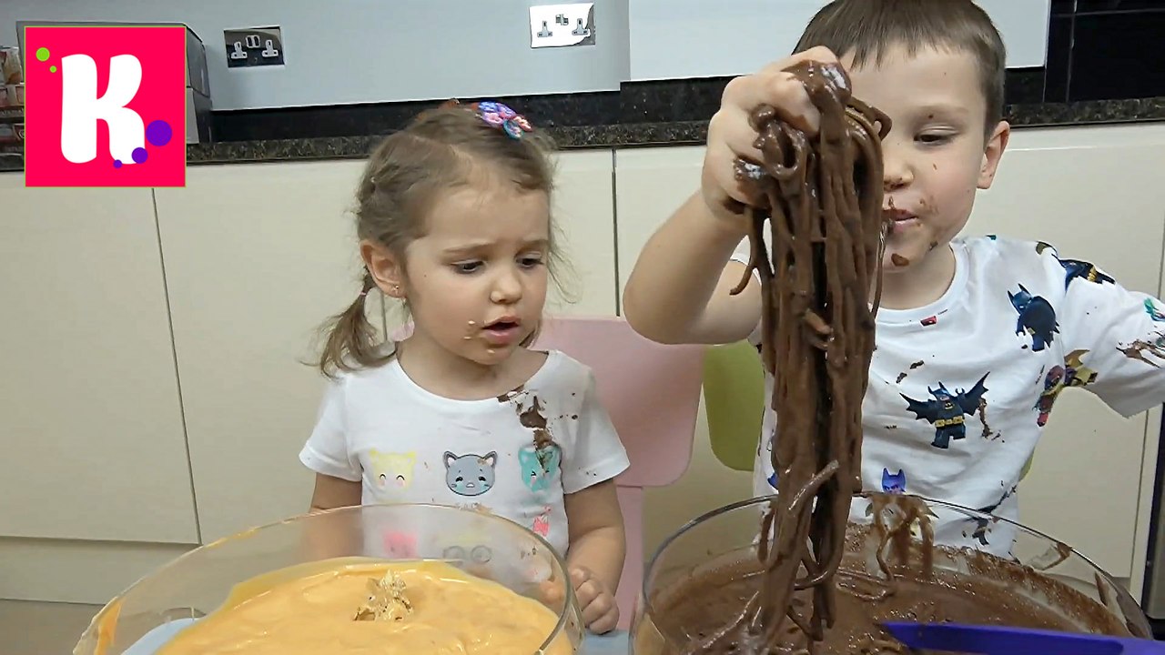 ЕДА в СОУСЕ Челлендж Макс и Катя полностью испачкались как