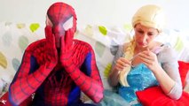 Замороженные elsa теряет ее платье?!и Джокер теряет свою одежду?! Паук забавный супергерой в реальной жизни