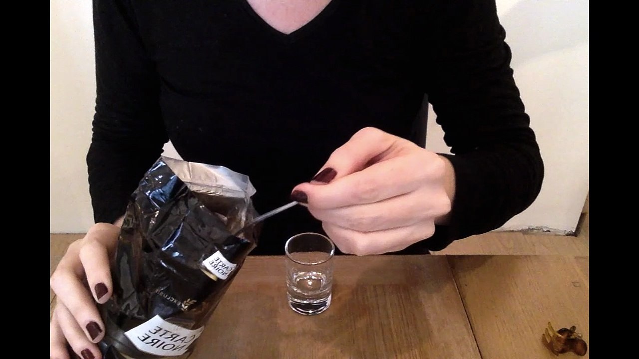 Incroyable astuce anti-cernes, anti poches, anti cellulite ! Pas chère, écolo et qui fonctionne !