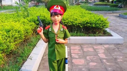 BABY FROZEN ELSA + SPIDER-MAN VS BAD JOKER KIDNAPPED BABIES! SUPERGIRL, Catwoman, Police,