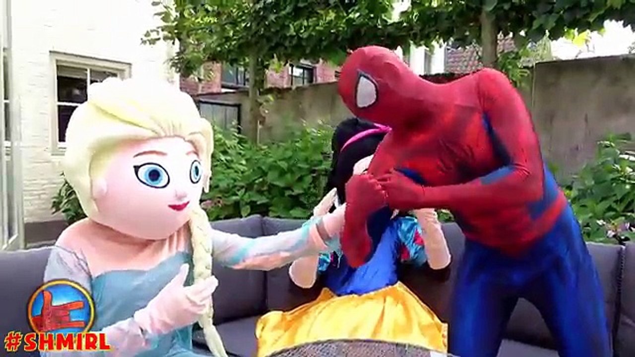 ❤ Spiderman & Frozen Elsa BABIES w/ Snow White! Spiderman Baby Poo Dream Elsa! Amazing Superheroes