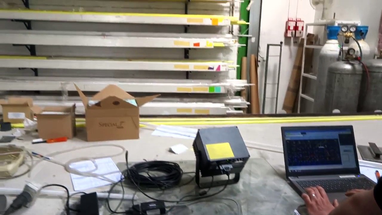 Test d'utilisation de laser LED  à l'usine Exo Signs