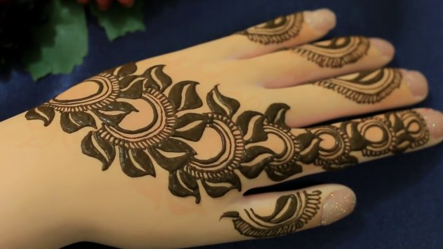 Mehndi design tutorial For Beginners - Henna Mehndi Designs For Hands-Easy Unique Mehendi Art -Leafy Flower