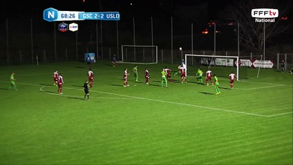 Coup franc directement boxé par le gardien.