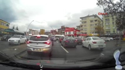 Yol Vermedi, Tekme ve Yumrukların Hedefi Oldu