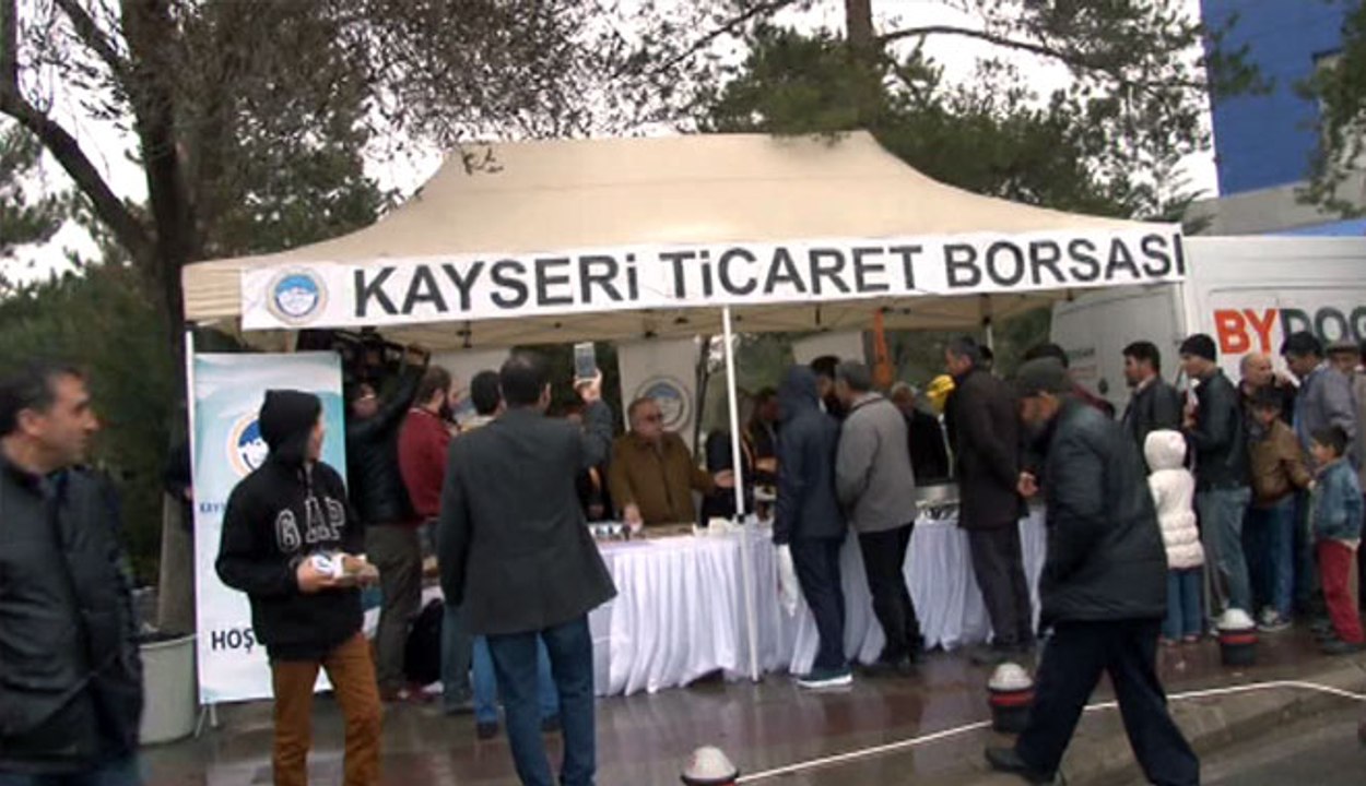 KAYSERİ TİCARET BORSASI’NDAN  TARIM FUARI ZİYARETÇİLERİNE  SUCUK – EKMEK ZİYAFETİ