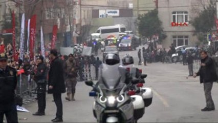 Cumhurbaşkanı Erdoğan'ı Görebilmek Için Birbirleriyle Yarıştılar