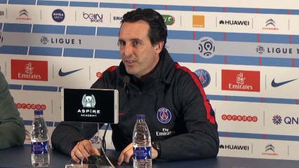 PSG : Emery défend Thiago Silva