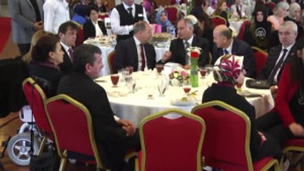 Sağlık Bakanı Akdağ: "Arkadaş Ne Yapsak, Bunlar 'Hayır' Diyorlar"