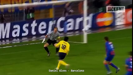 Top 25 INCREDIBLE Assists in Football