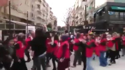 Evet' Kampanyası Gerçekleştiren Ak Partili Gençlere Saldırı