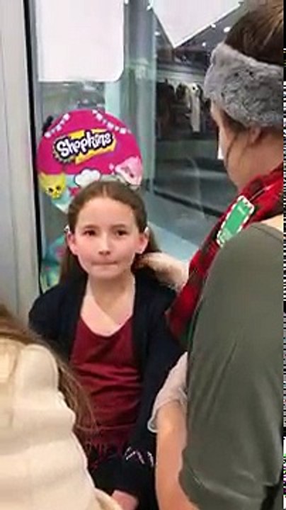 Aubrey gets her ears pierced