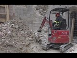 Norcia (PG) - Terremoto, lavori in Piazza San Benedetto (11.03.17)