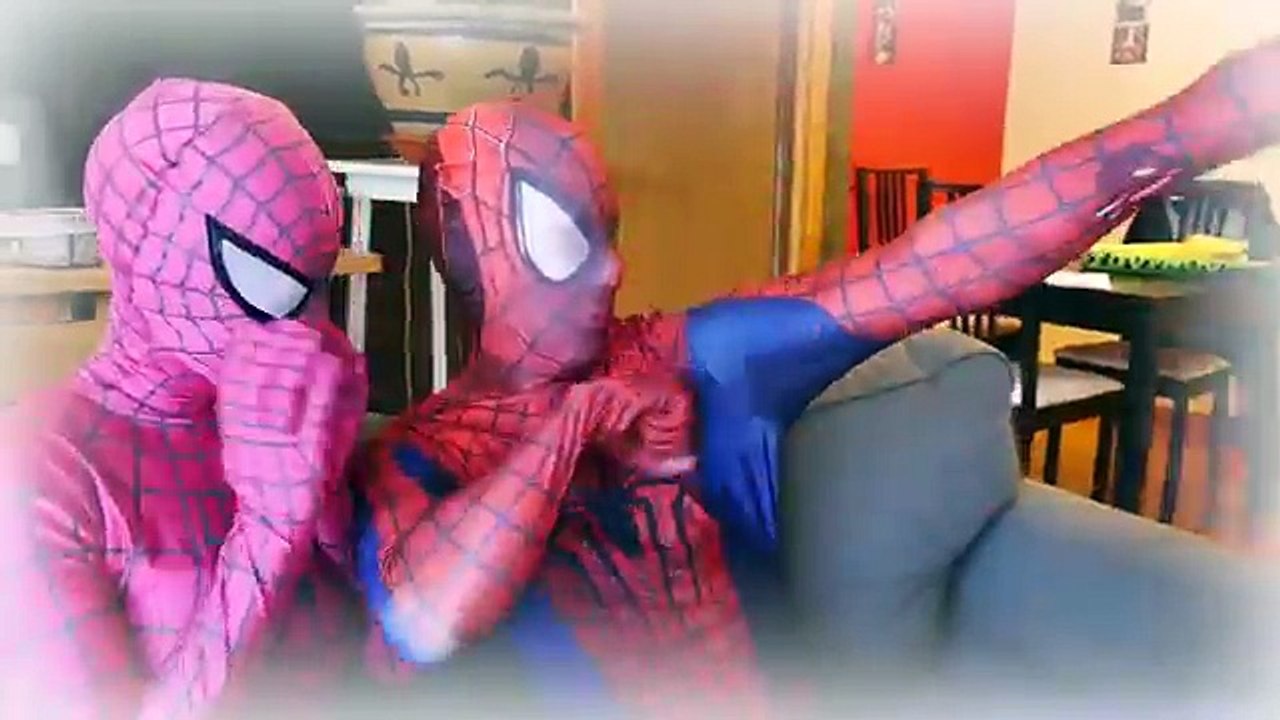 Spiderman Pregnant Nightmare w/ Spidergirl in Real Life! Superhero ft Frozen Elsa - Comics