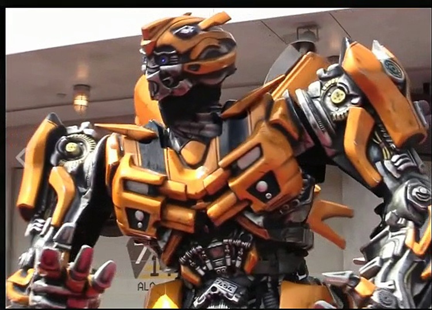 ⁣TRANSFORMERS - THE RED CARPET