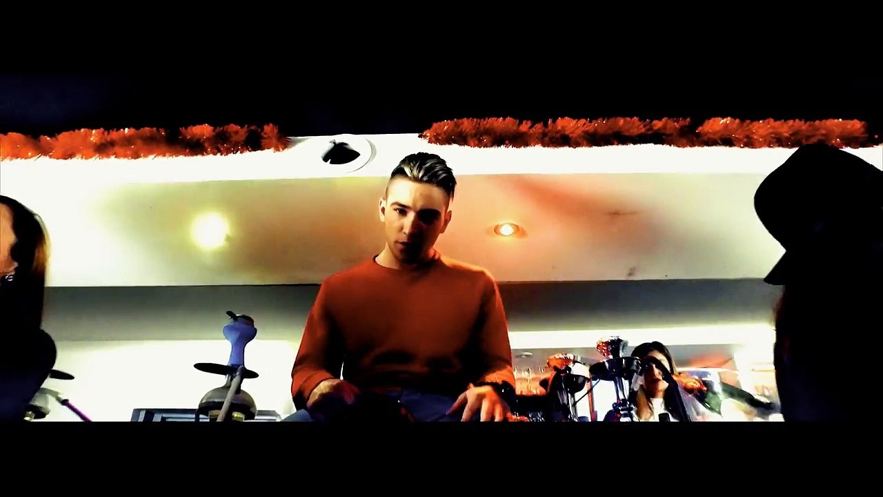 MIKLO - Loin (Clip Officiel)