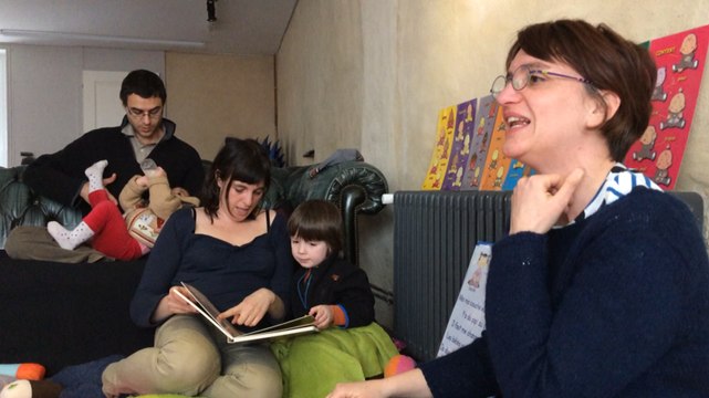 Des cours pour apprendre à communiquer avec son bébé par les signes