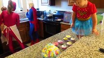 BABY Frozen Elsa gets MESSY! Frozen Elsa and spiderman and Disney Princesses dinner Party