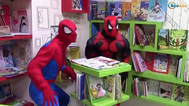 Человек-паук ж/ замороженные Эльза смешное видео. Супергерои в реальной жизни! Доктор Паук относится к пр